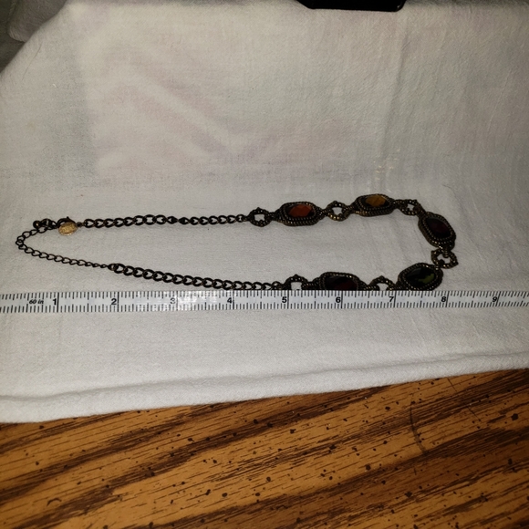 Beautiful 2028 Brass Tone and Faceted Gems Necklace - Picture 6 of 8